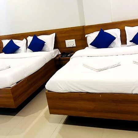 שירדי Hotel Sai Smruti חדר תמונה